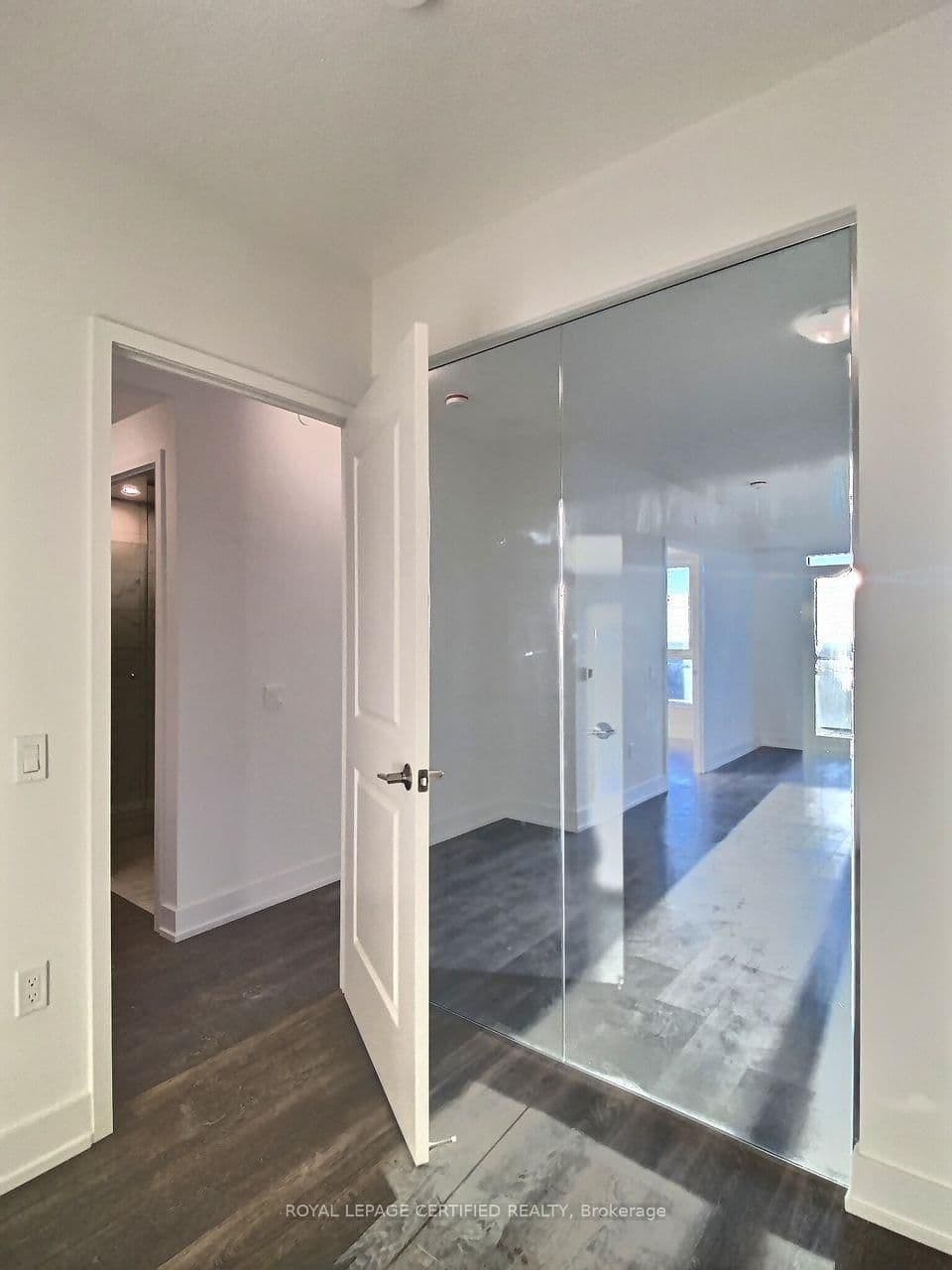 202 Burnhamthorpe Road E, Unit 2008 thumbnail 11
