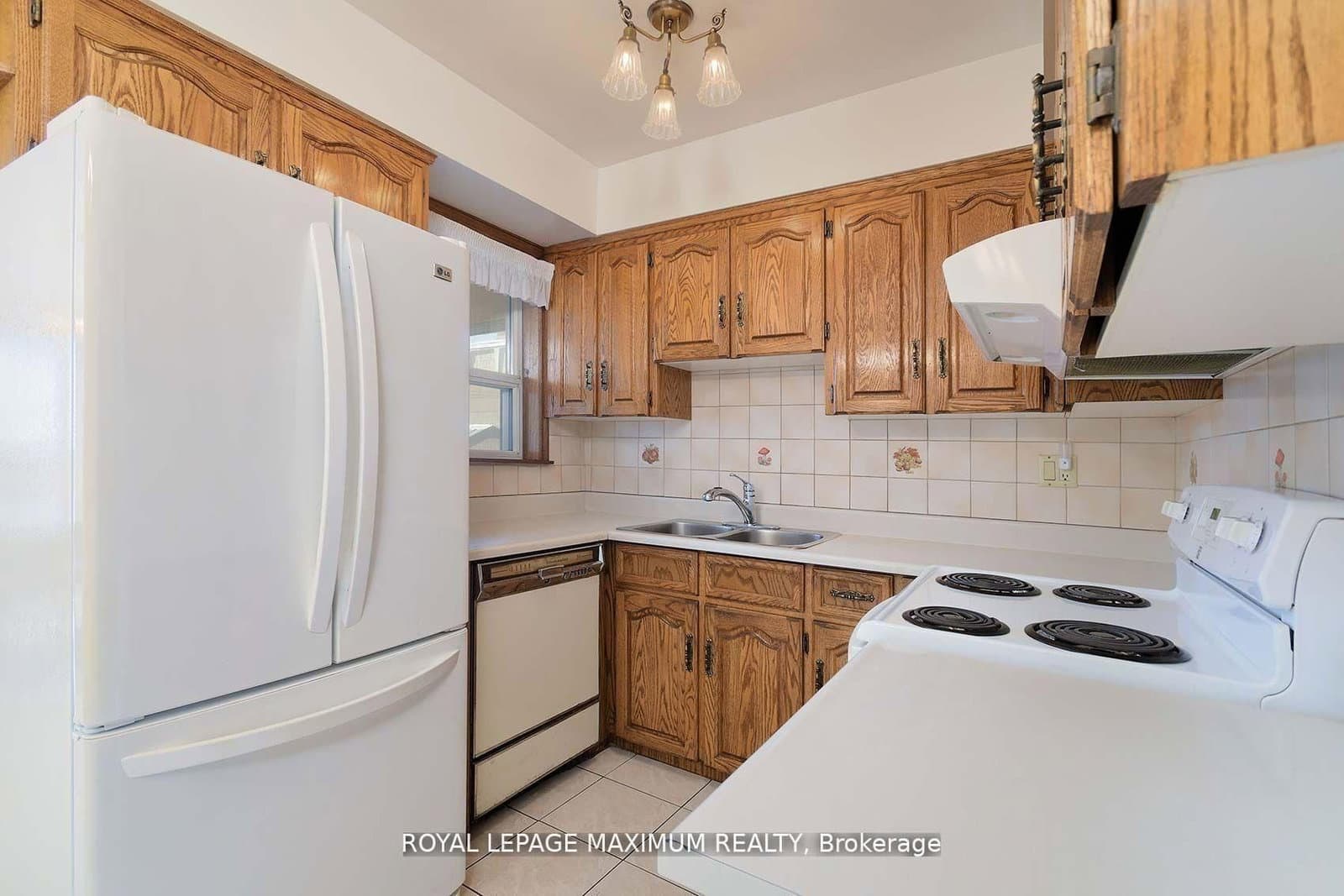 245 Belgravia Avenue thumbnail 14