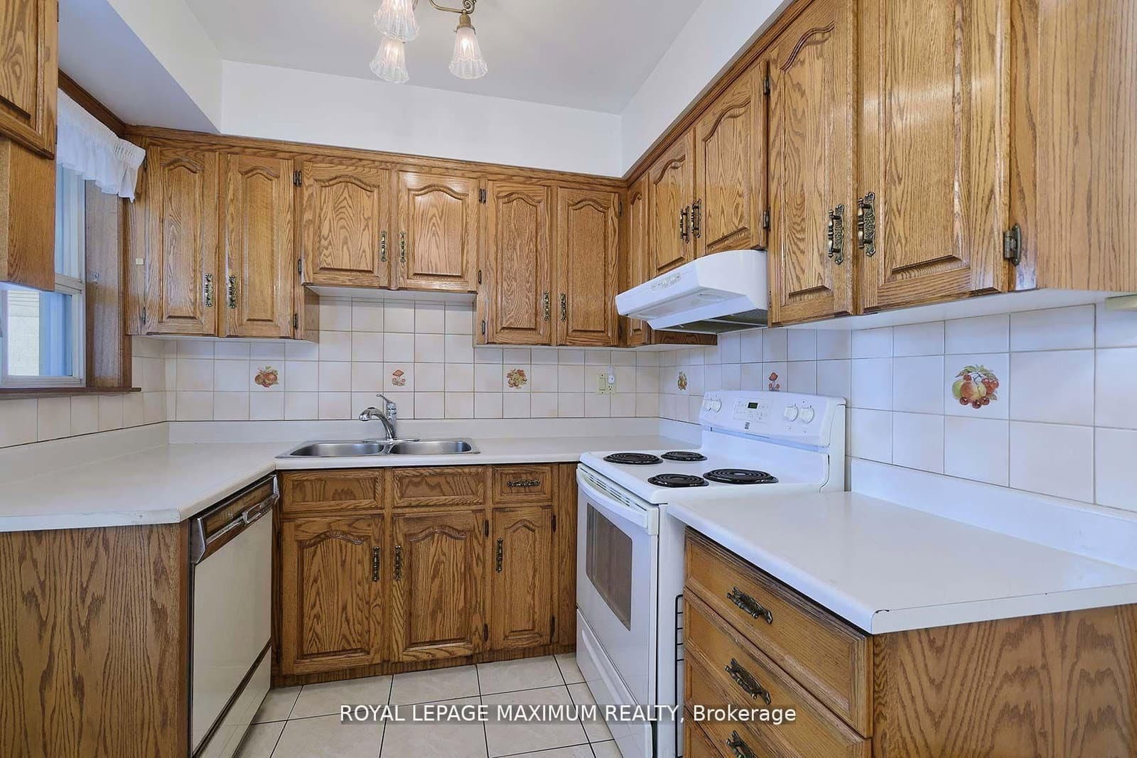 245 Belgravia Avenue thumbnail 16