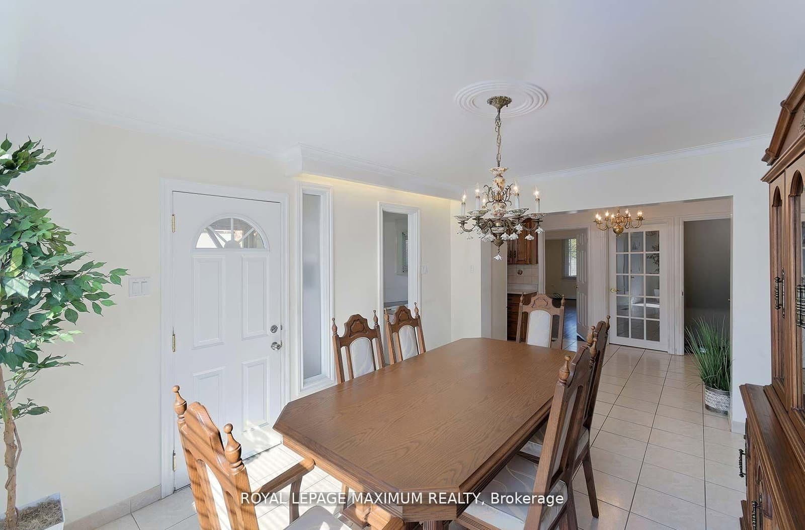 245 Belgravia Avenue thumbnail 17