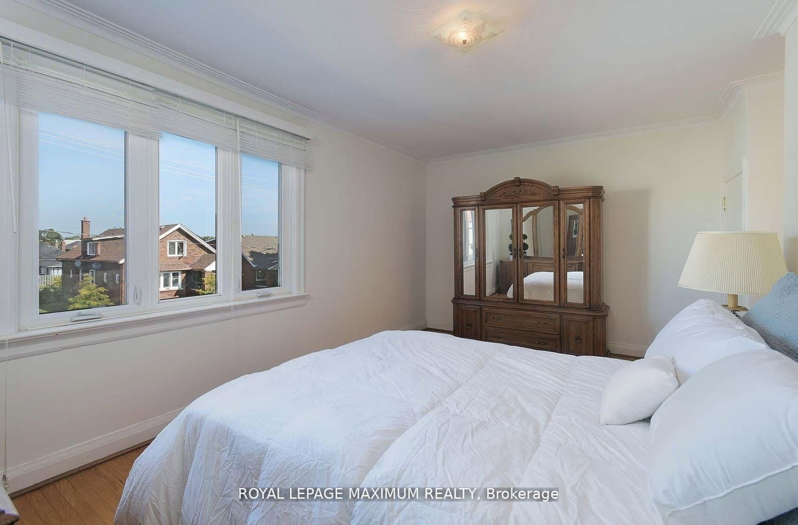 245 Belgravia Avenue thumbnail 24