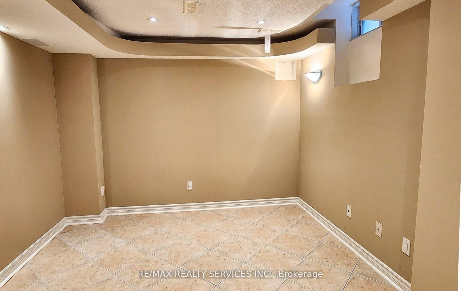 387 Rocca Court, Unit Bsmt thumbnail 4