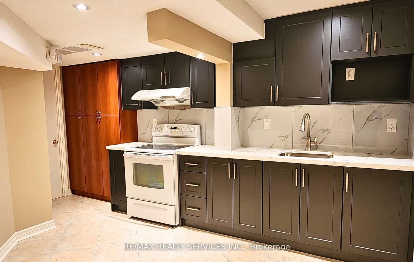 387 Rocca Court, Unit Bsmt thumbnail 7