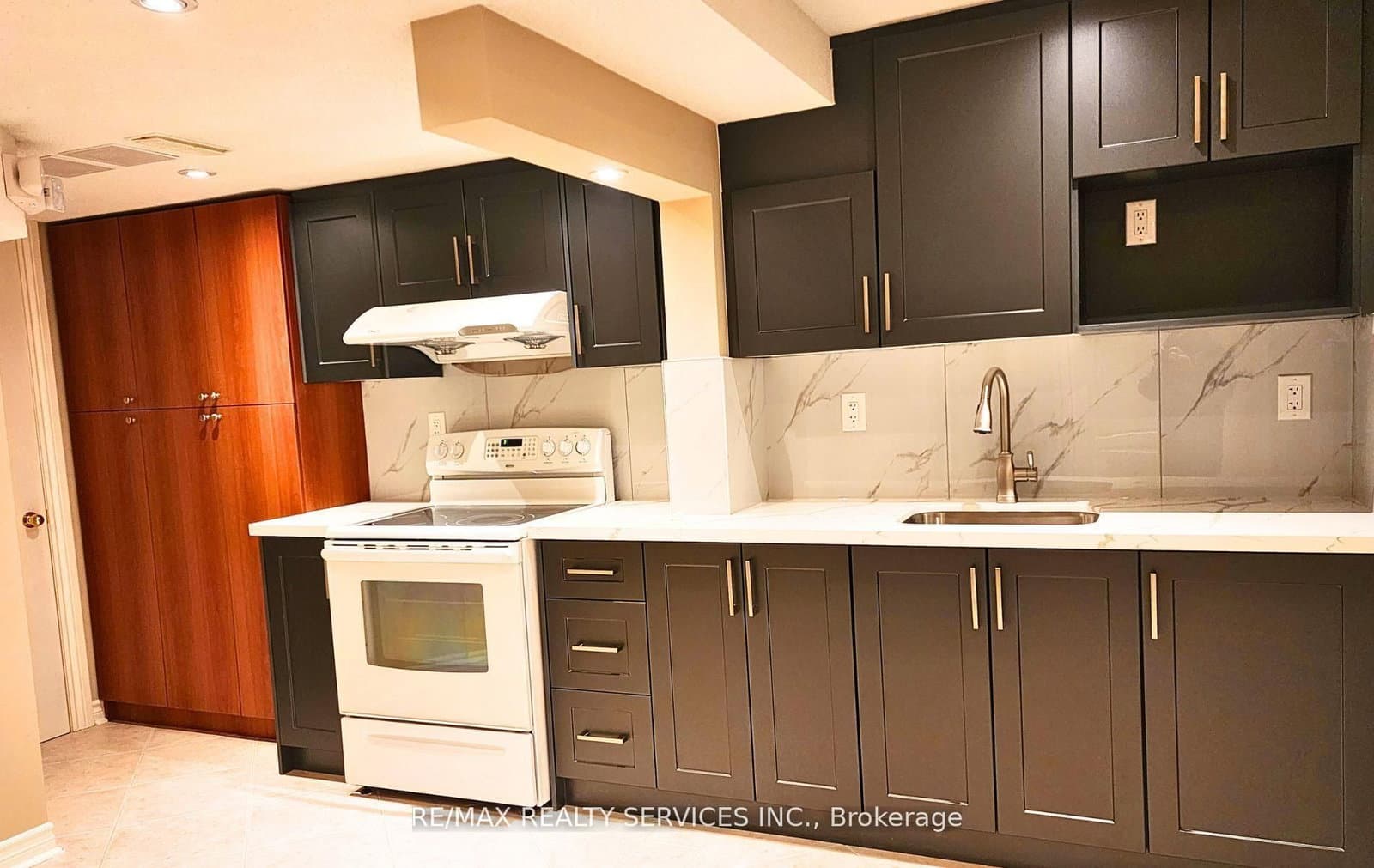 387 Rocca Court, Unit Bsmt thumbnail 8