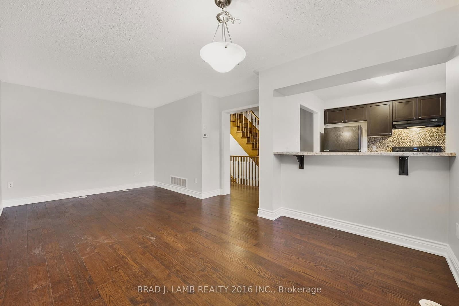 930 Nadalin Heights thumbnail 8