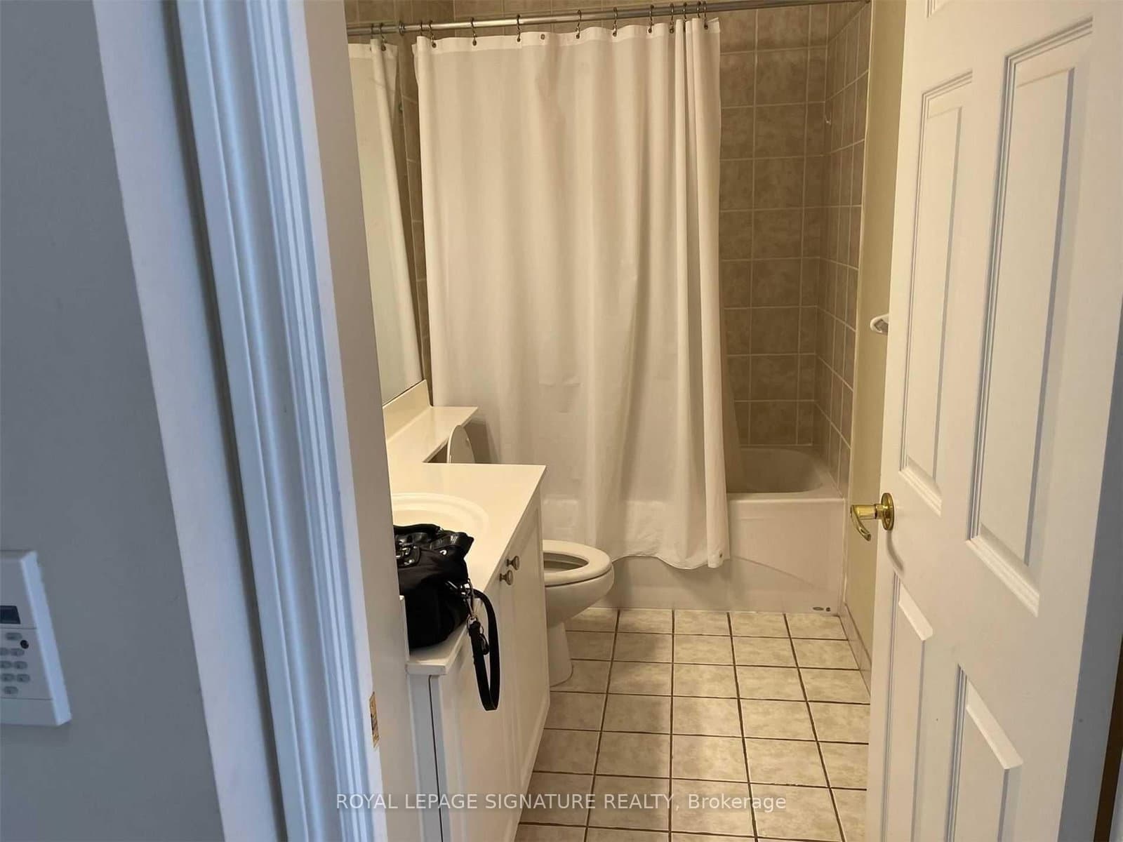 25 Kingsbridge Garden Circle, Unit 2811 thumbnail 10