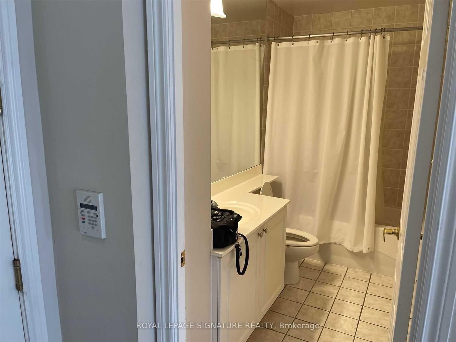 25 Kingsbridge Garden Circle, Unit 2811 thumbnail 11