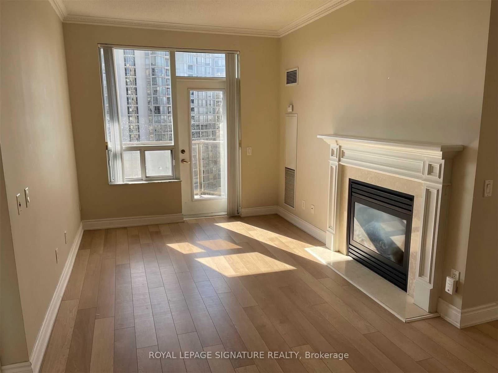 25 Kingsbridge Garden Circle, Unit 2811 thumbnail 23