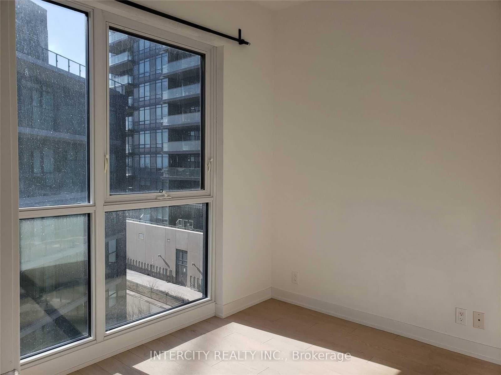 10 Parklawn Road, Unit 622 thumbnail 3