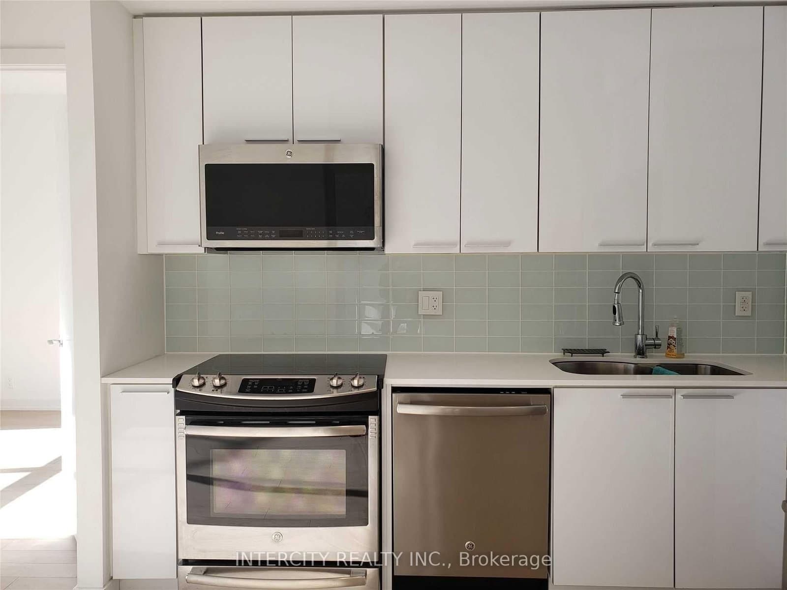 10 Parklawn Road, Unit 622 thumbnail 4
