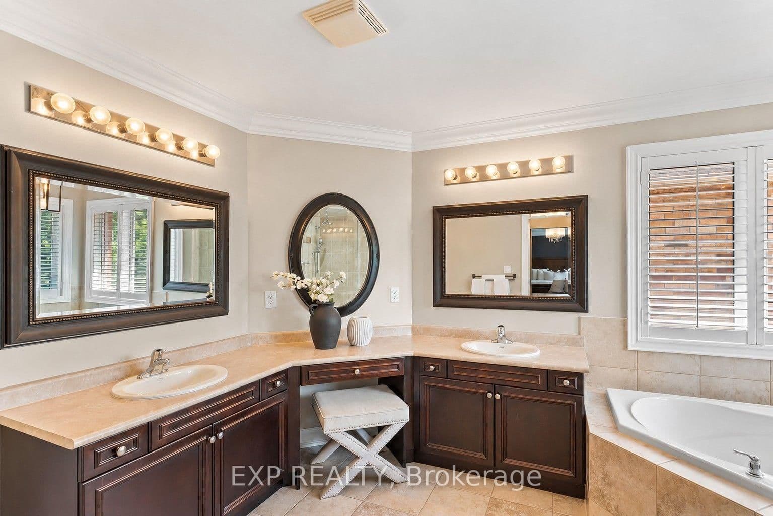2390 Taylorwood Drive thumbnail 26