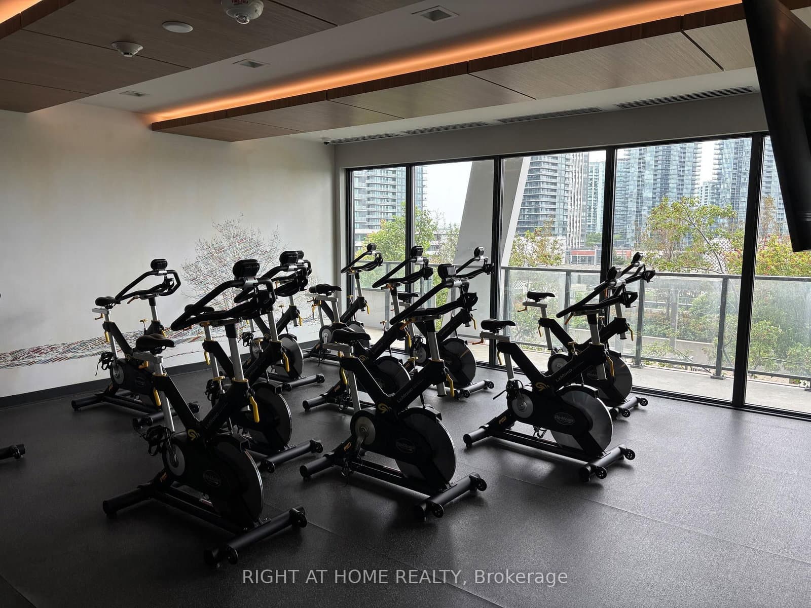 30 Shore Breeze Drive, Unit 523 thumbnail 18