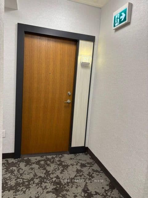 30 Shore Breeze Drive, Unit 523 thumbnail 2