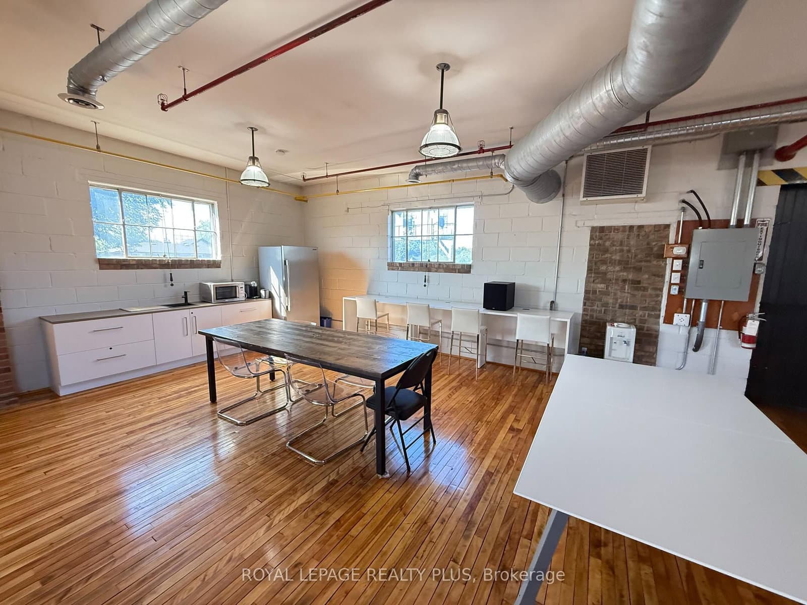 1099 Edgeleigh Avenue, Unit 2 thumbnail 10