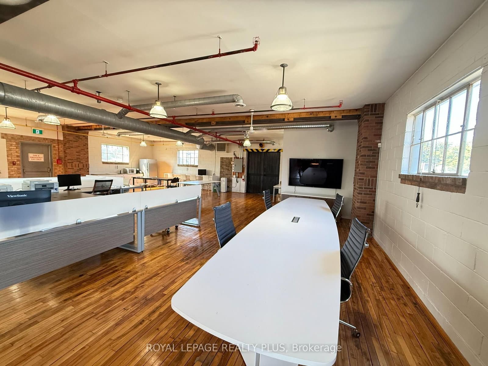 1099 Edgeleigh Avenue, Unit 2 thumbnail 13