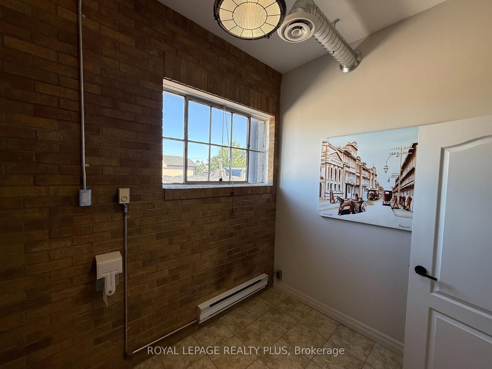 1099 Edgeleigh Avenue, Unit 2 thumbnail 15