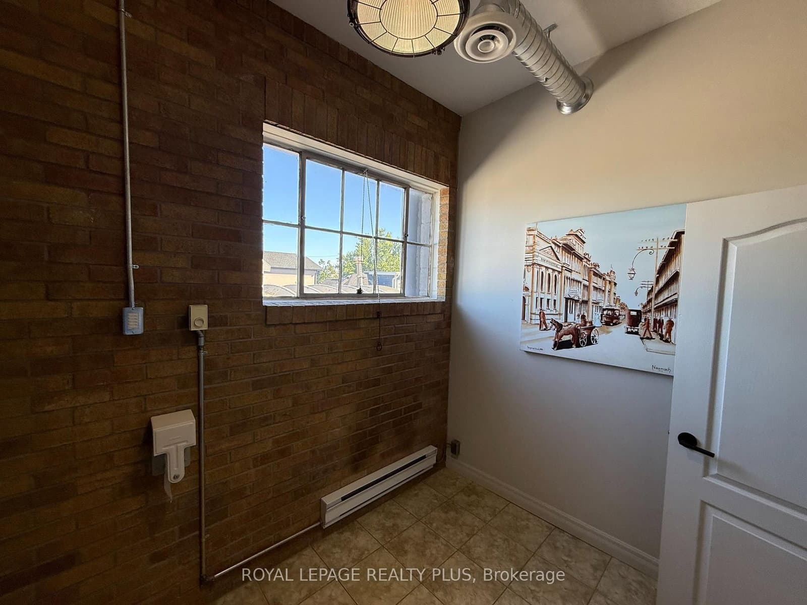 1099 Edgeleigh Avenue, Unit 2 thumbnail 16