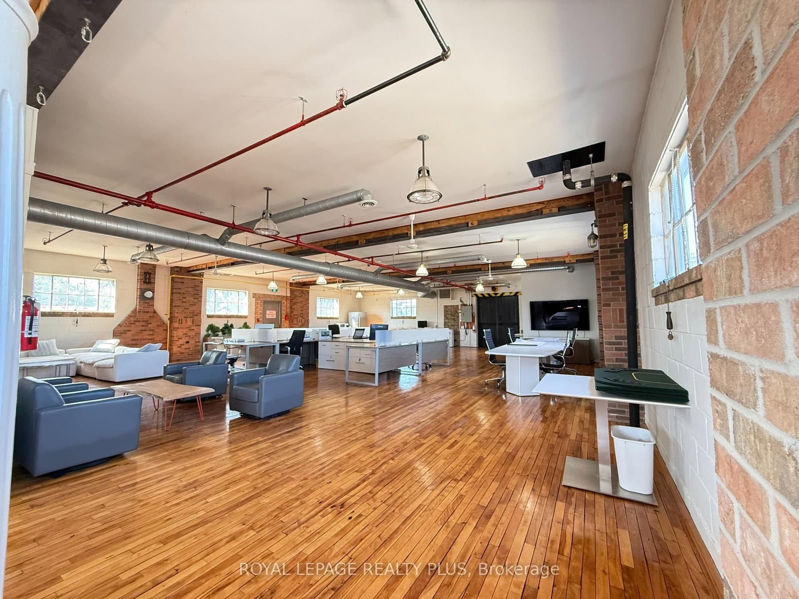 1099 Edgeleigh Avenue, Unit 2 thumbnail 2