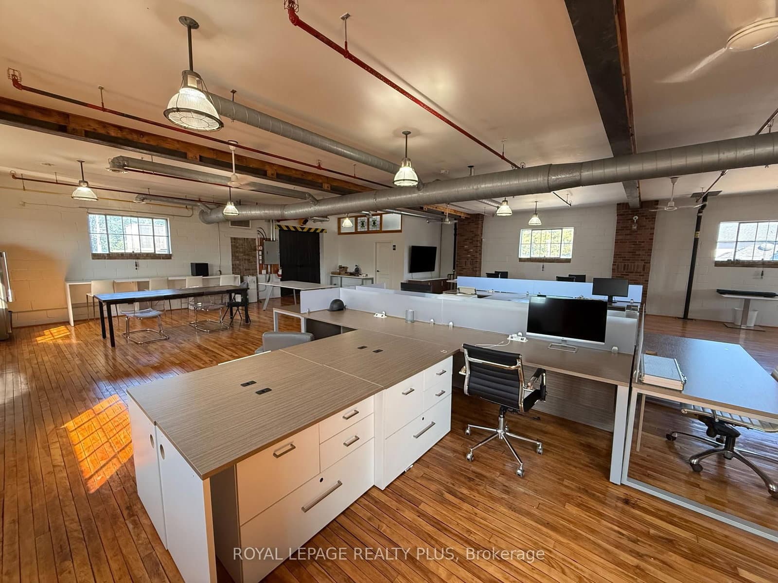 1099 Edgeleigh Avenue, Unit 2 thumbnail 8