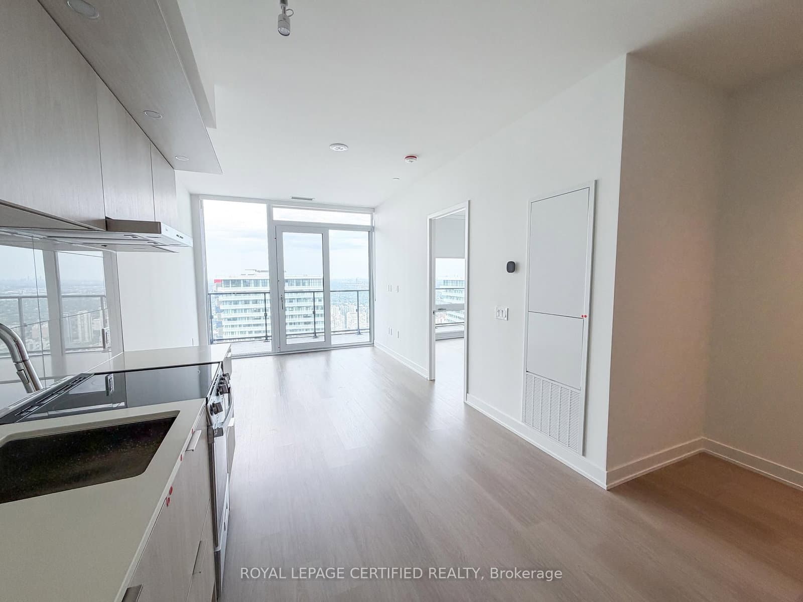 448 Burnhamthorpe Rd W, Unit 6407 thumbnail 11