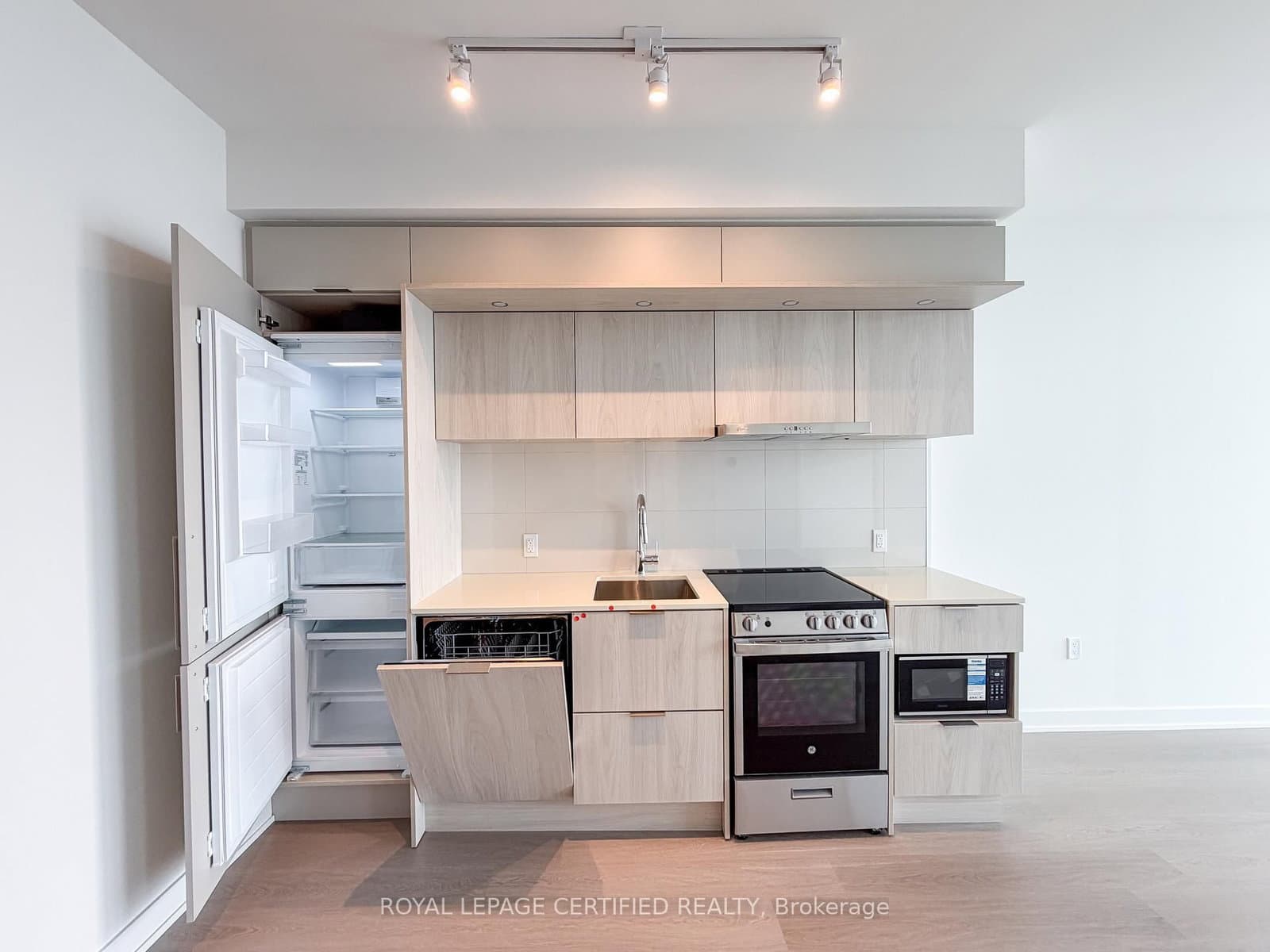 448 Burnhamthorpe Rd W, Unit 6407 thumbnail 15