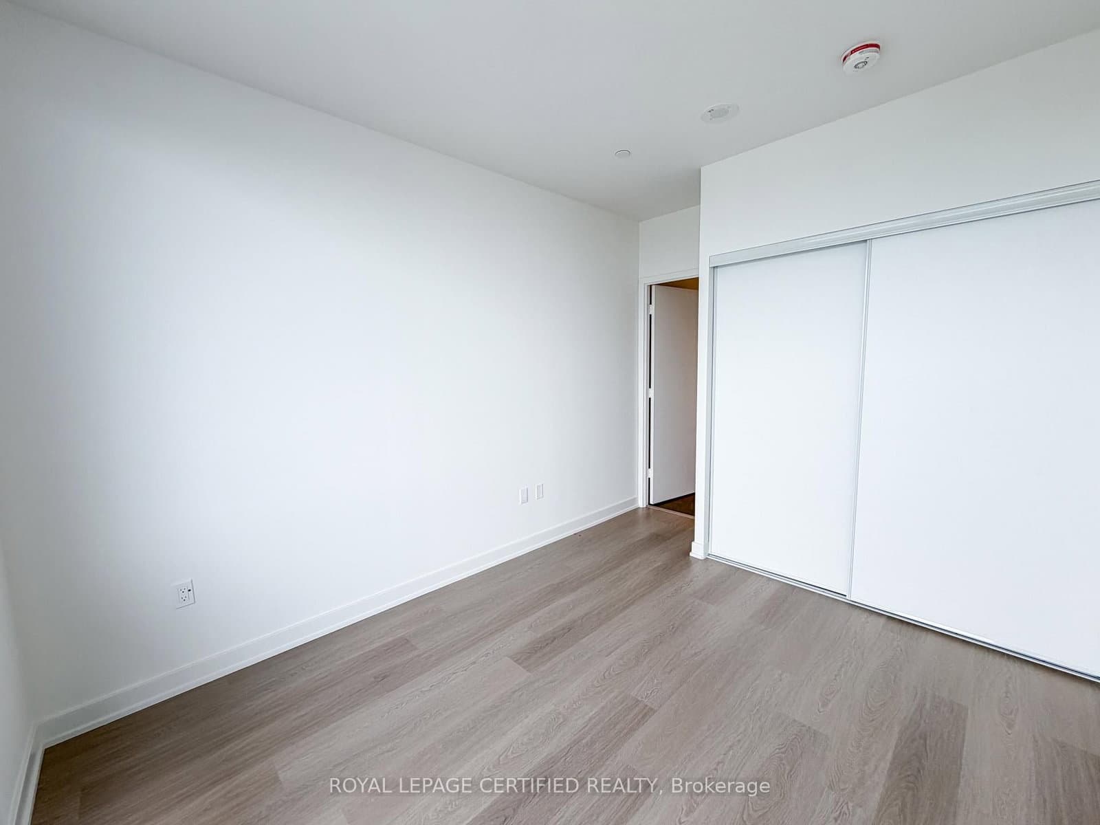 448 Burnhamthorpe Rd W, Unit 6407 thumbnail 17