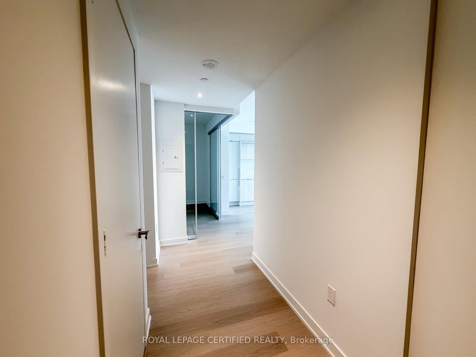 448 Burnhamthorpe Rd W, Unit 6407 thumbnail 2