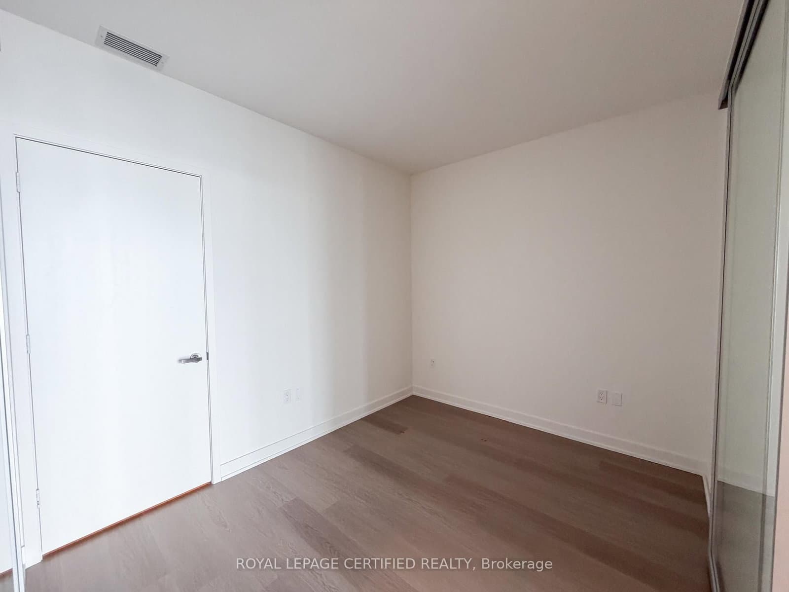 448 Burnhamthorpe Rd W, Unit 6407 thumbnail 9