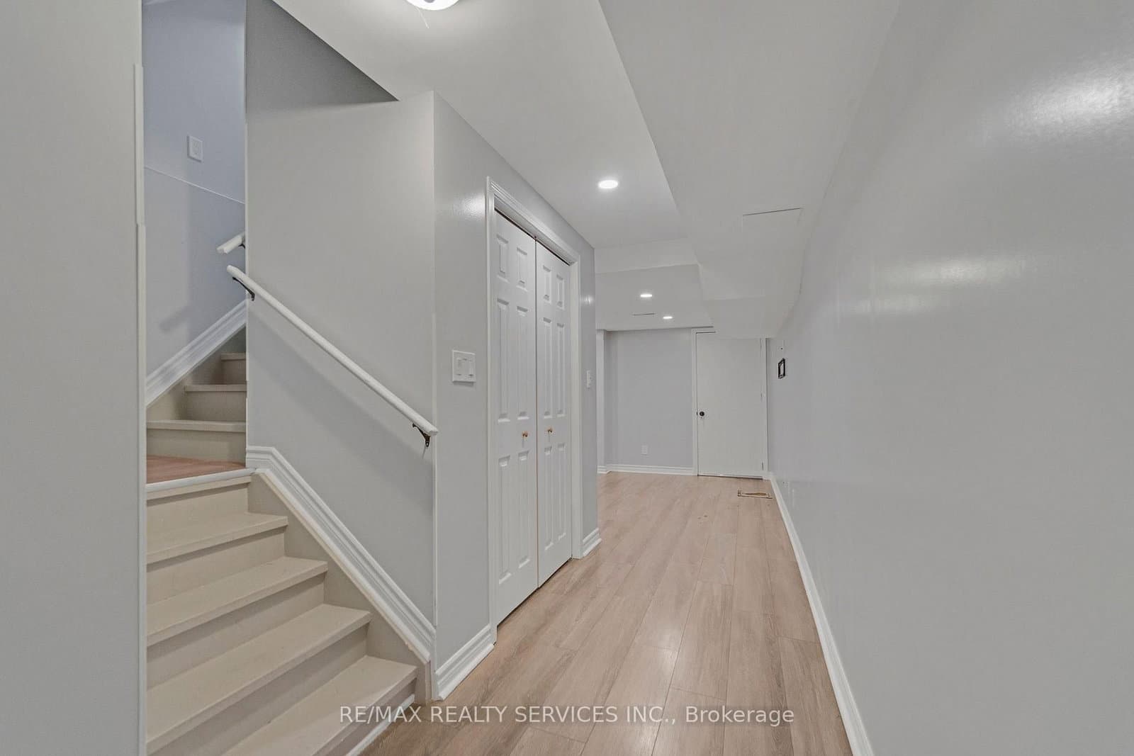 28 Manzanita Crescent, Unit Bsmt thumbnail 20