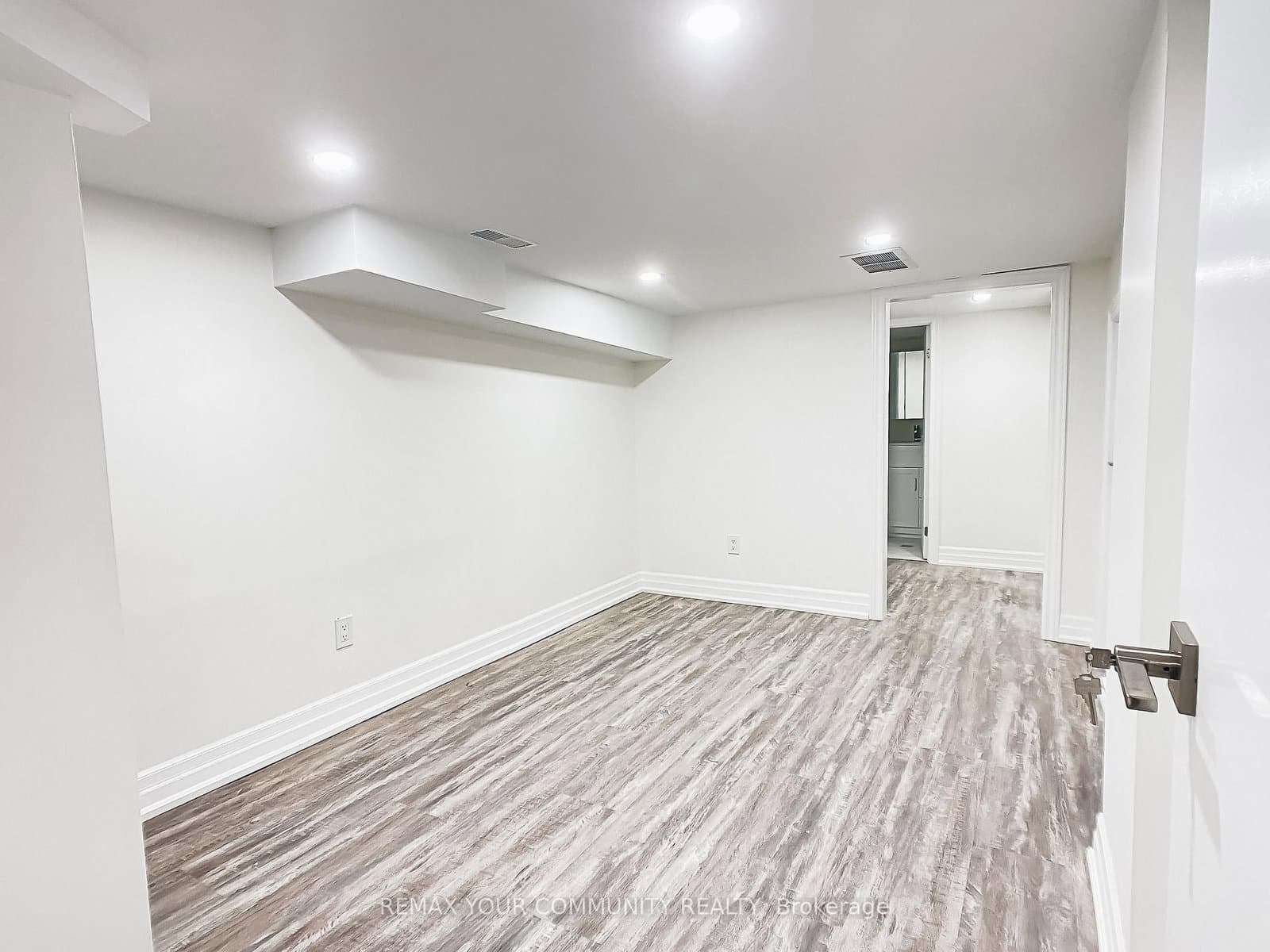 1623 Keele Street thumbnail 13