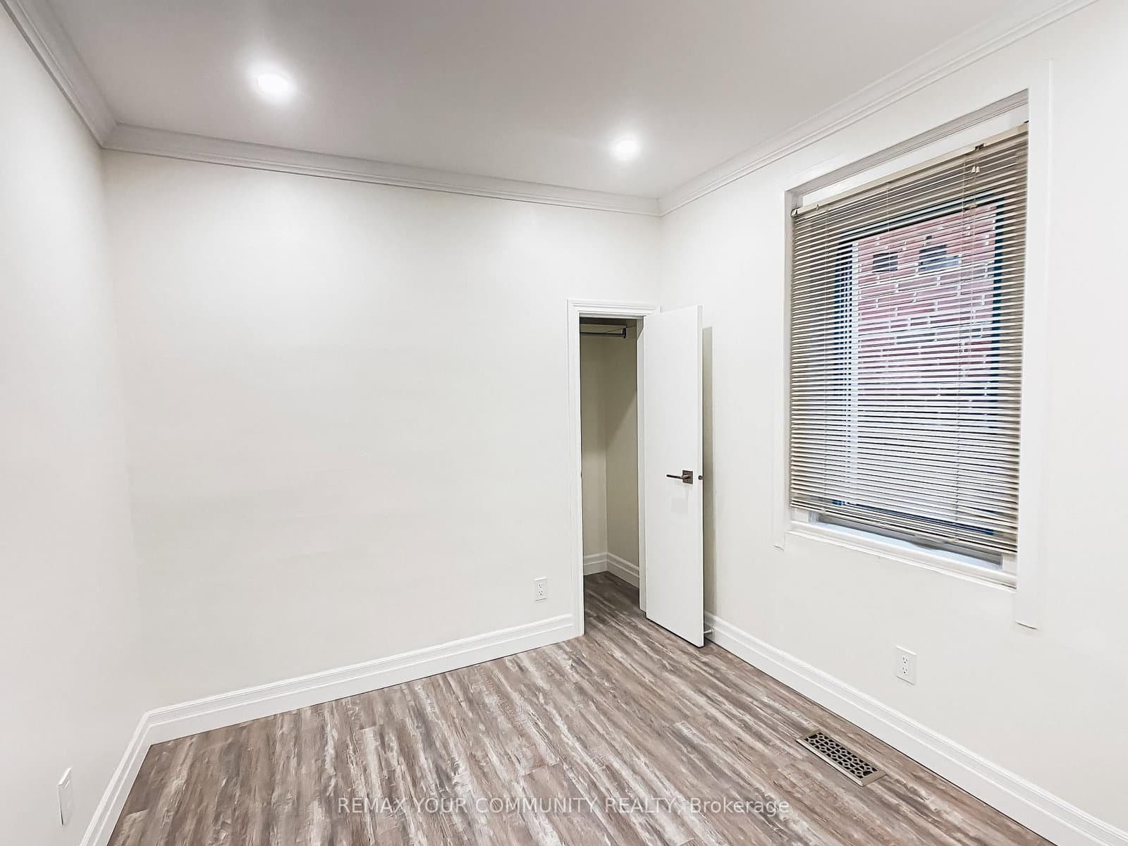 1623 Keele Street thumbnail 27