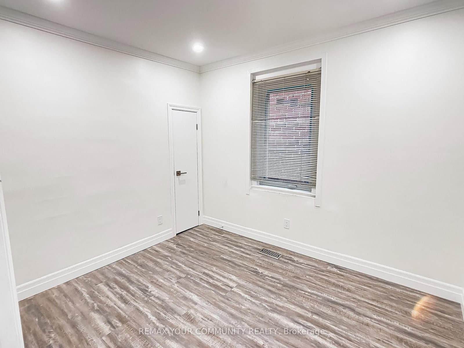 1623 Keele Street thumbnail 28