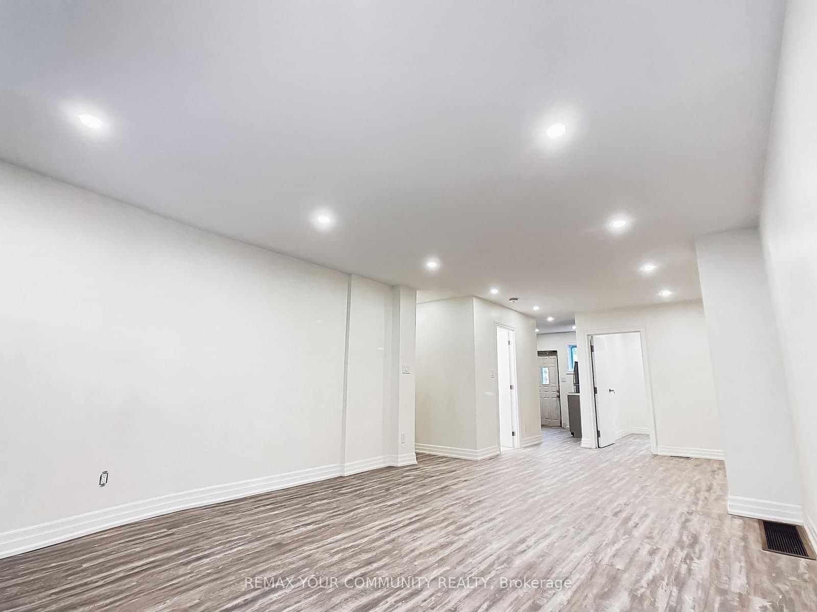 1623 Keele Street thumbnail 3