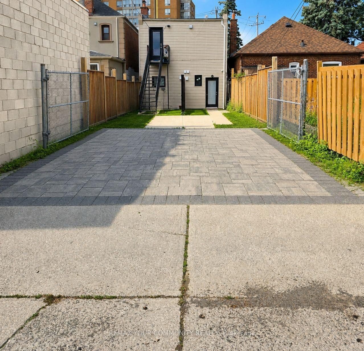1623 Keele Street thumbnail 31