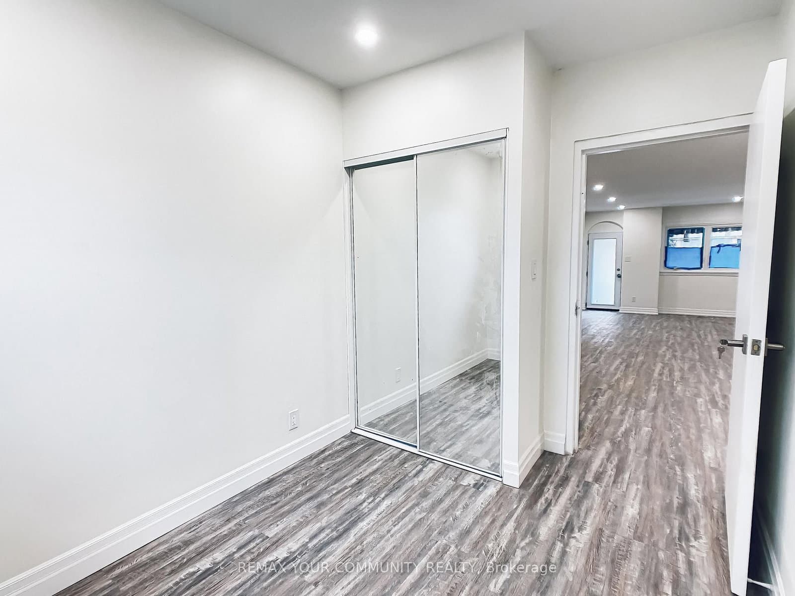 1623 Keele Street thumbnail 7