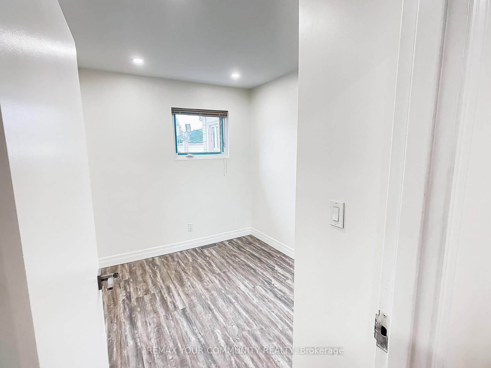 1623 Keele Street thumbnail 8