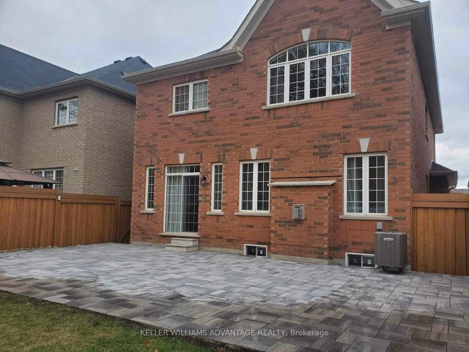 84 Little Britain Crescent thumbnail 15