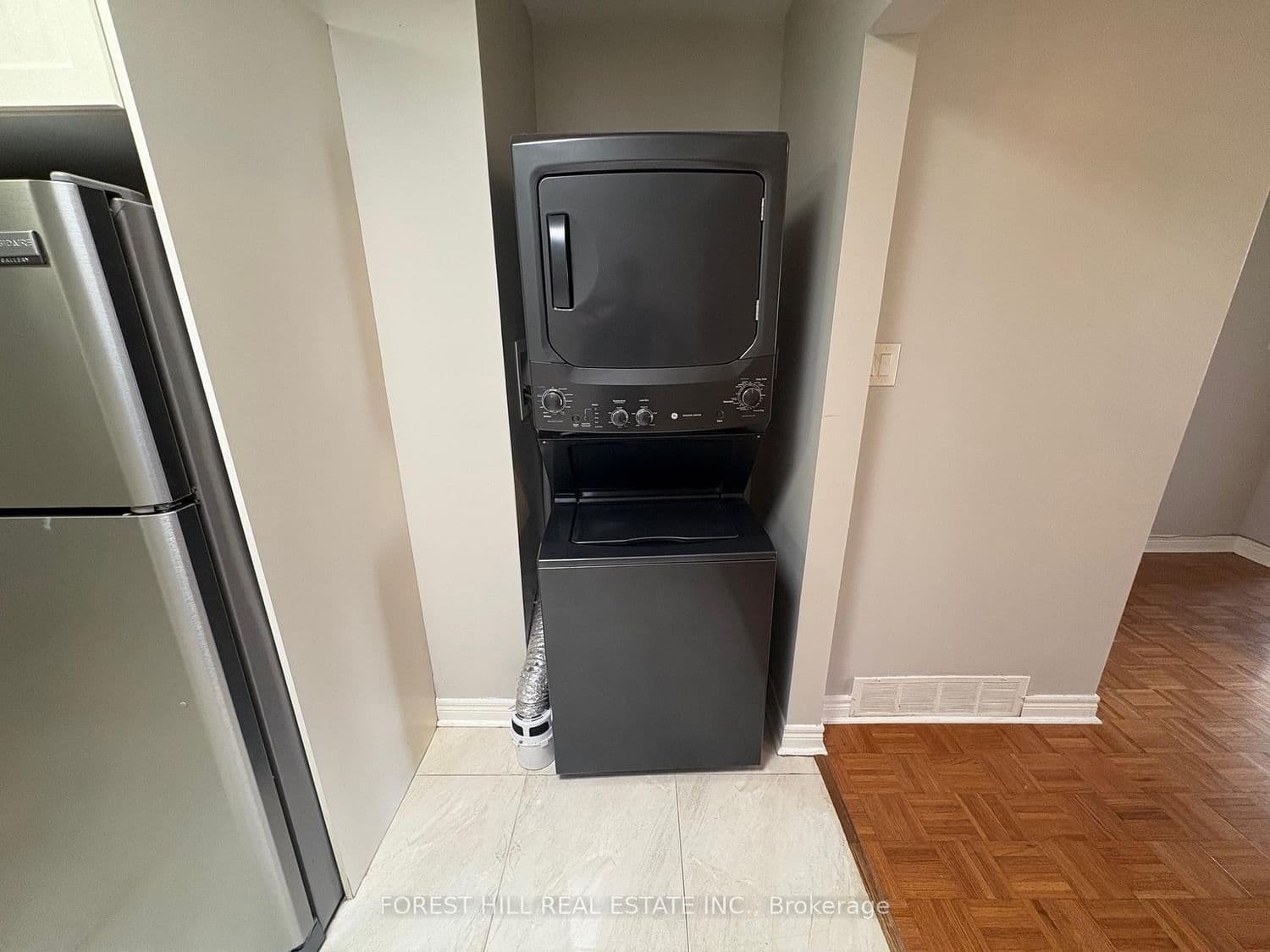 341 Lakeshore Road E, Unit 2 thumbnail 7
