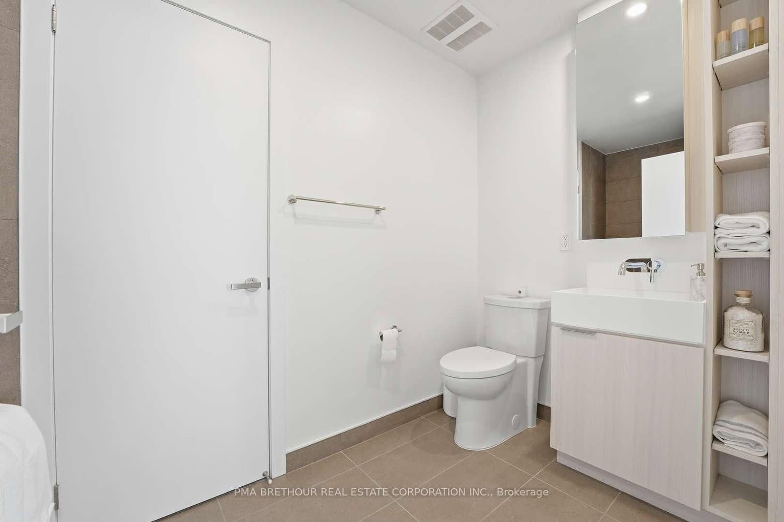 370 Martha Street, Unit 2604 thumbnail 12