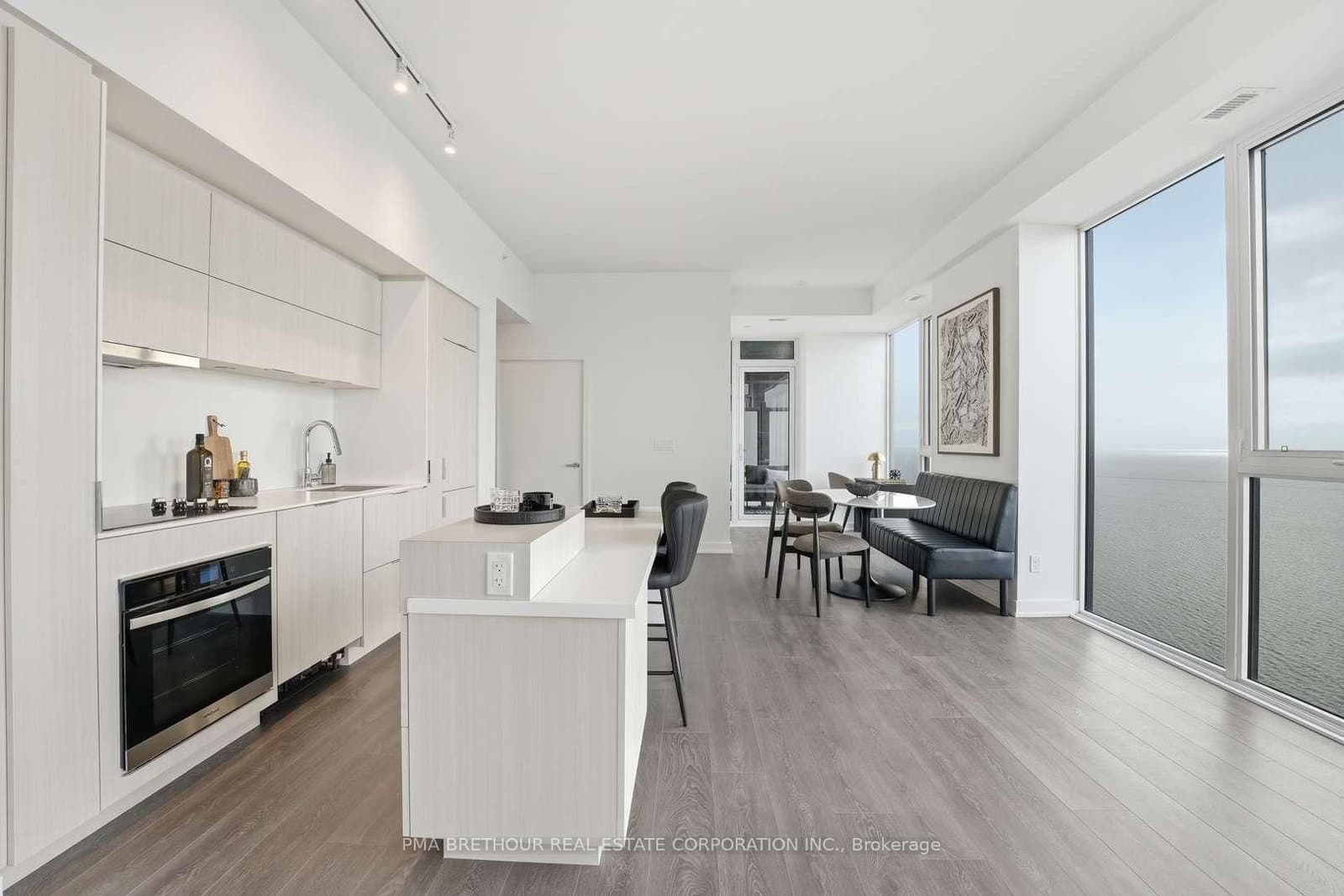 370 Martha Street, Unit 2604 thumbnail 3