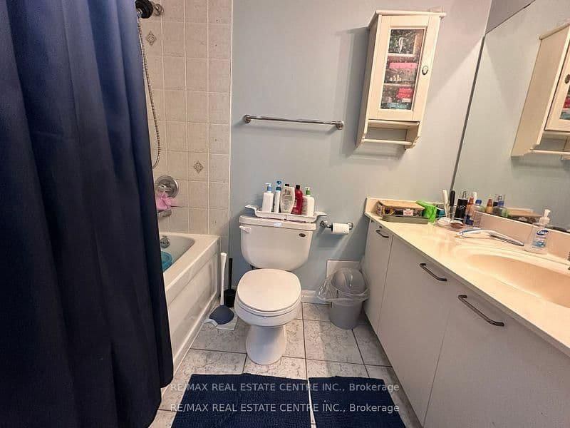 3939 Duke Of York Boulevard, Unit 301 thumbnail 3