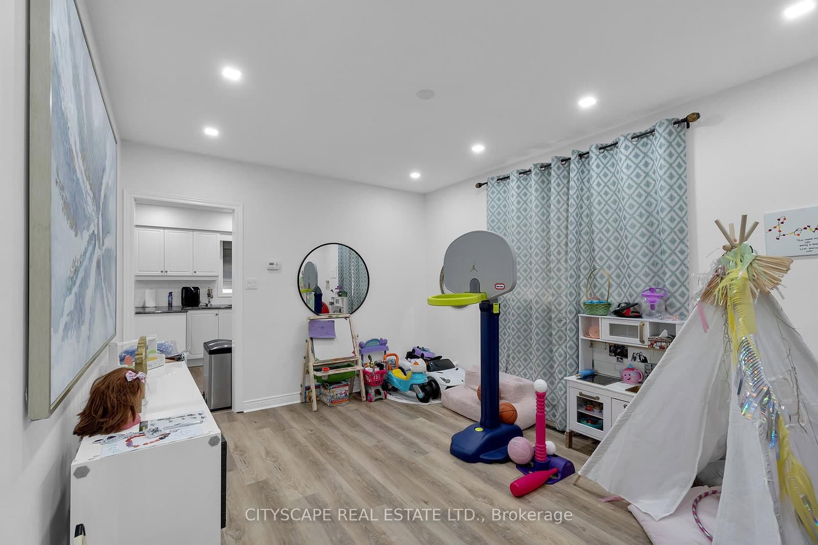 6421 Donway Drive thumbnail 19