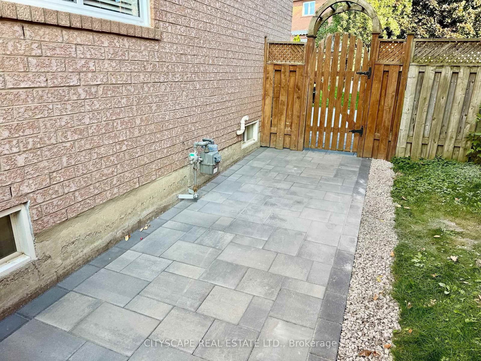 6421 Donway Drive thumbnail 37
