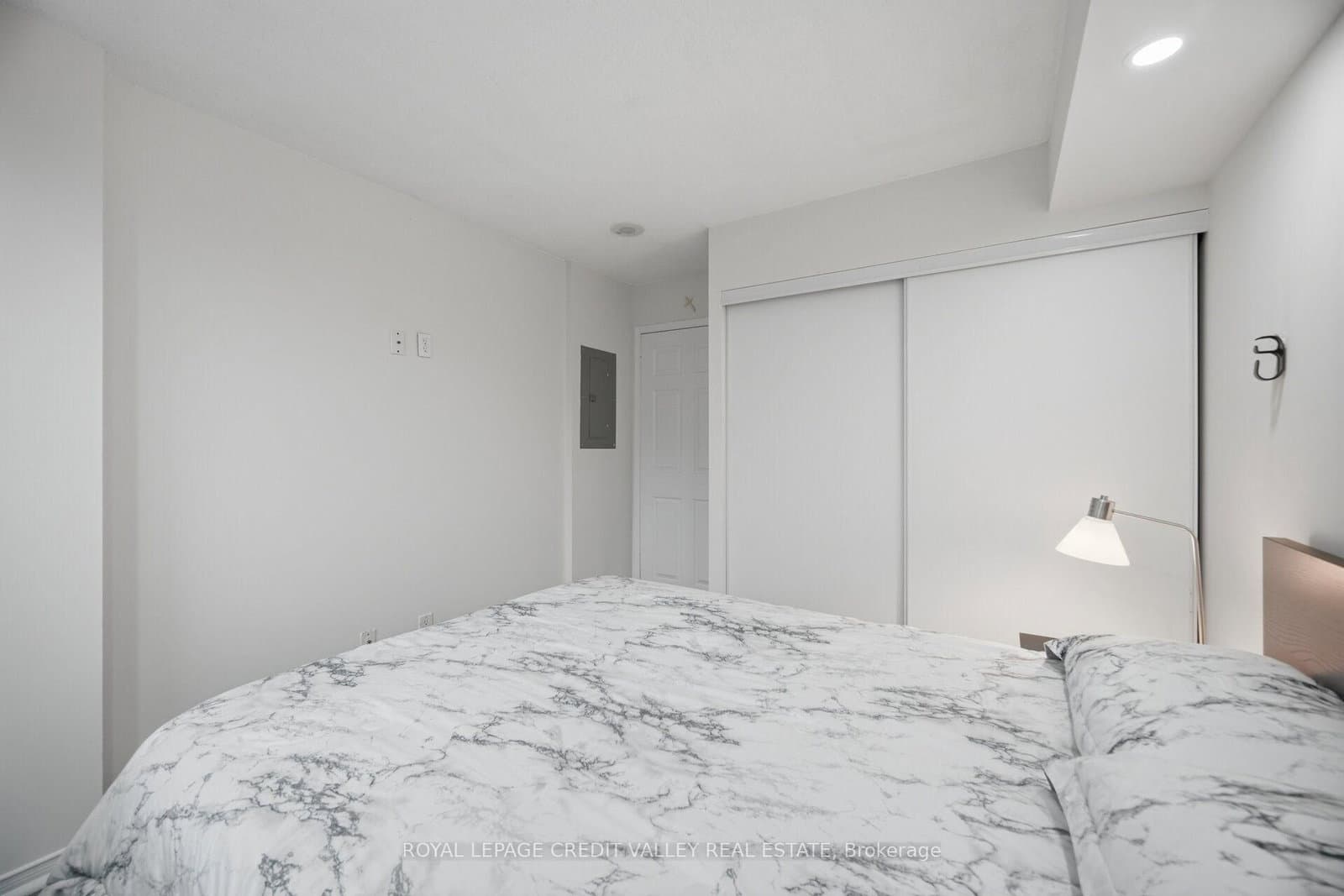 9 Michael Power Place, Unit 902 thumbnail 17