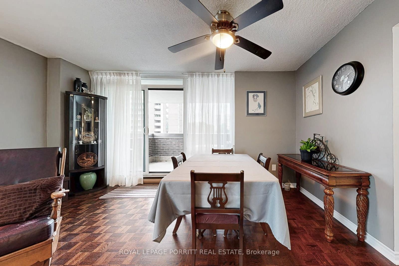 1535 Lakeshore Road E, Unit 201 thumbnail 9