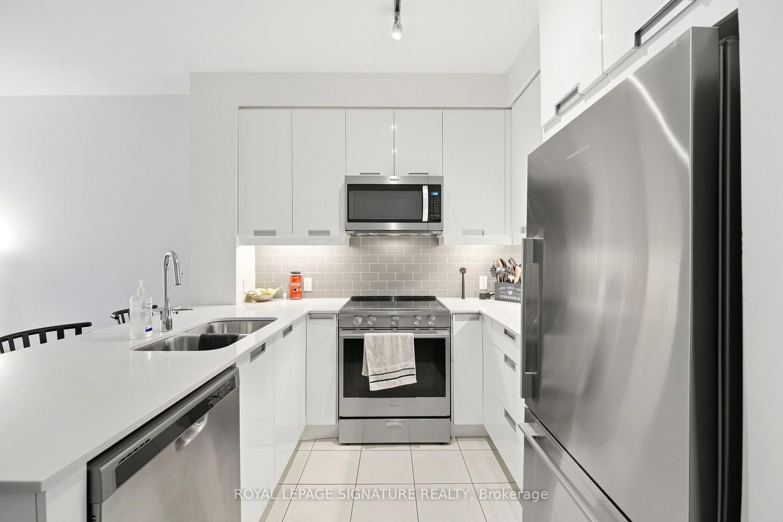 65 Watergarden Drive, Unit 212 thumbnail 12