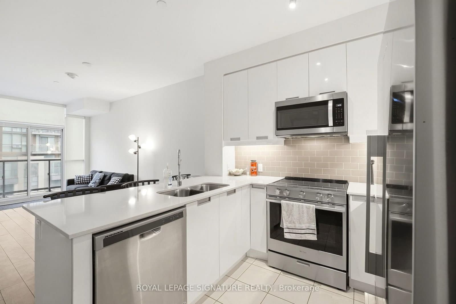 65 Watergarden Drive, Unit 212 thumbnail 13
