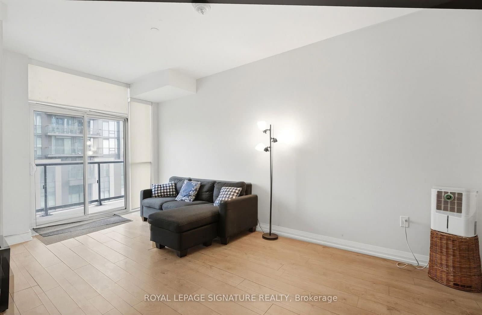 65 Watergarden Drive, Unit 212 thumbnail 6