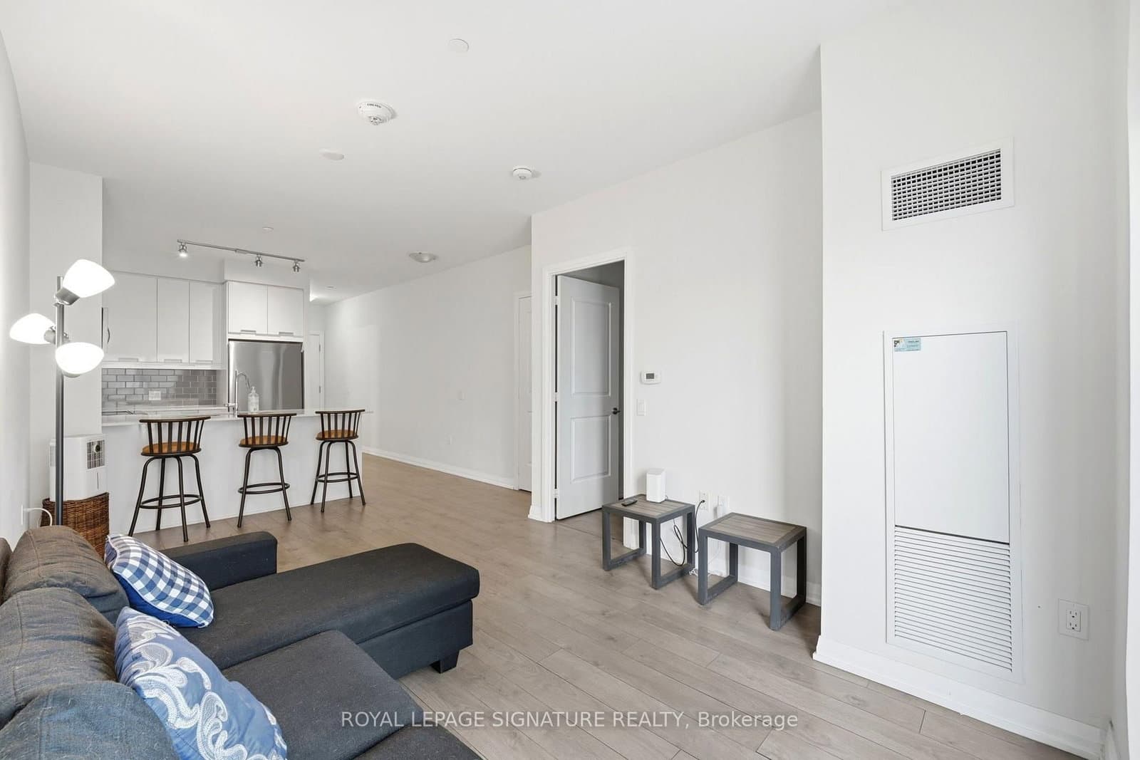 65 Watergarden Drive, Unit 212 thumbnail 9