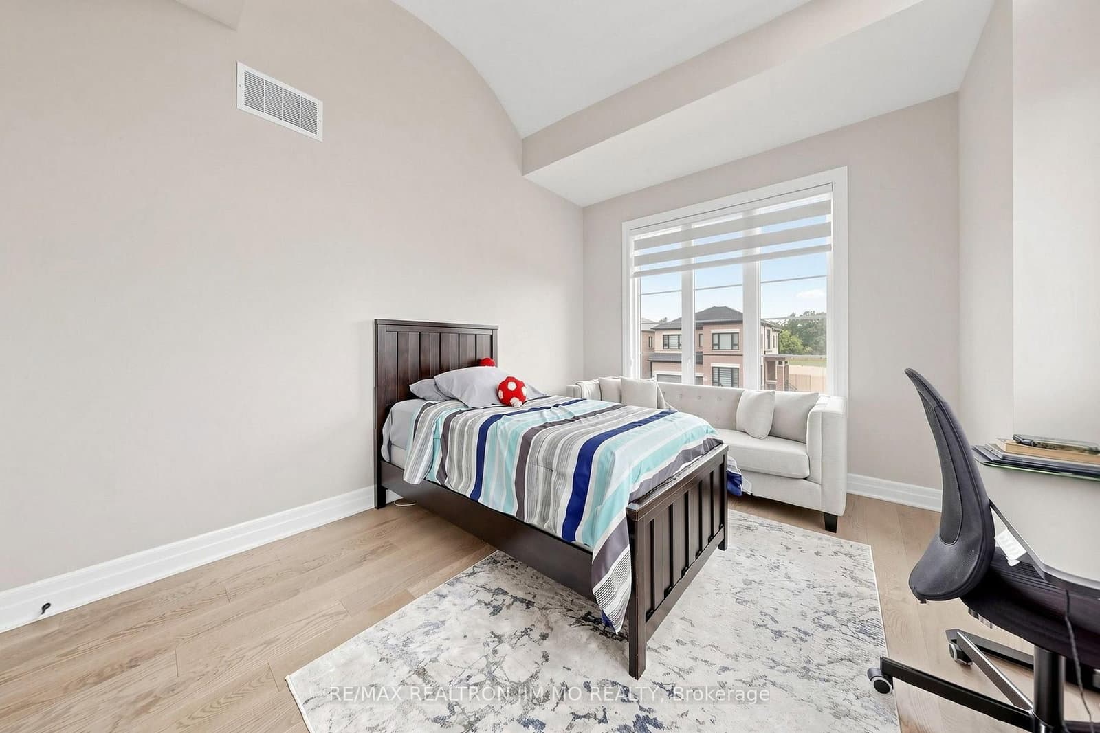 476 Kennedy Circle W thumbnail 21